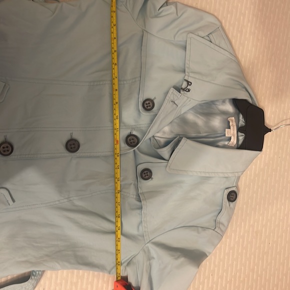 Beautiful trench coat - Picture 10 of 12